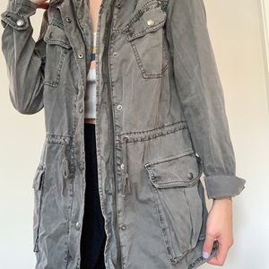 Aritzia Army jacket size small!
